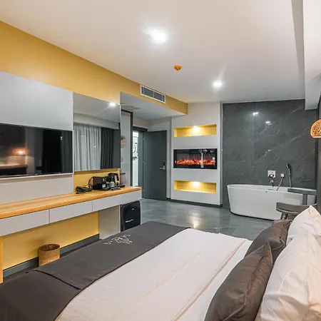 Surga Alacati Hotel *